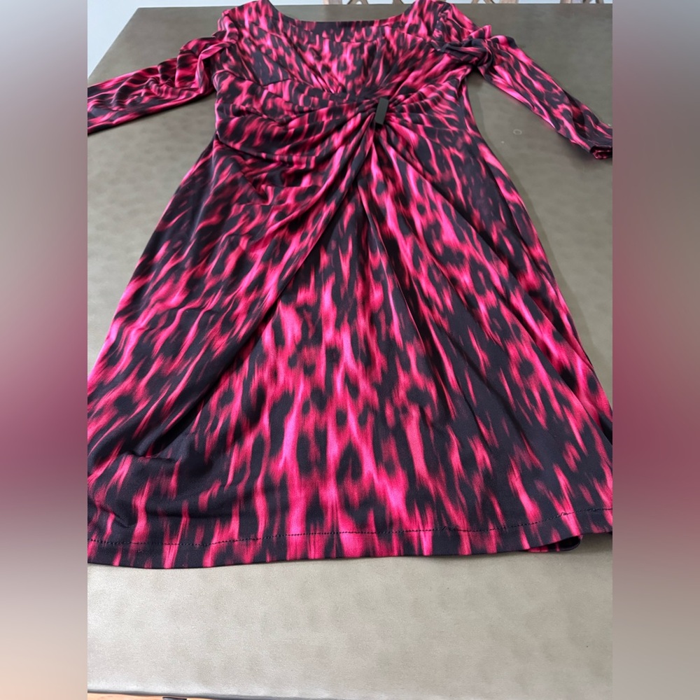 Gina Bacconi Red and Black Dress with 3/4 Sleeves, Size 6, Lined, Twist Front - Picture 4 of 11